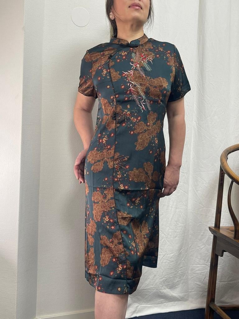 Prachtige elegante Chinese zijden jurk -Donker Groen, Maat 42/44 (L), Nieuw, Ophalen of Verzenden, Onder de knie