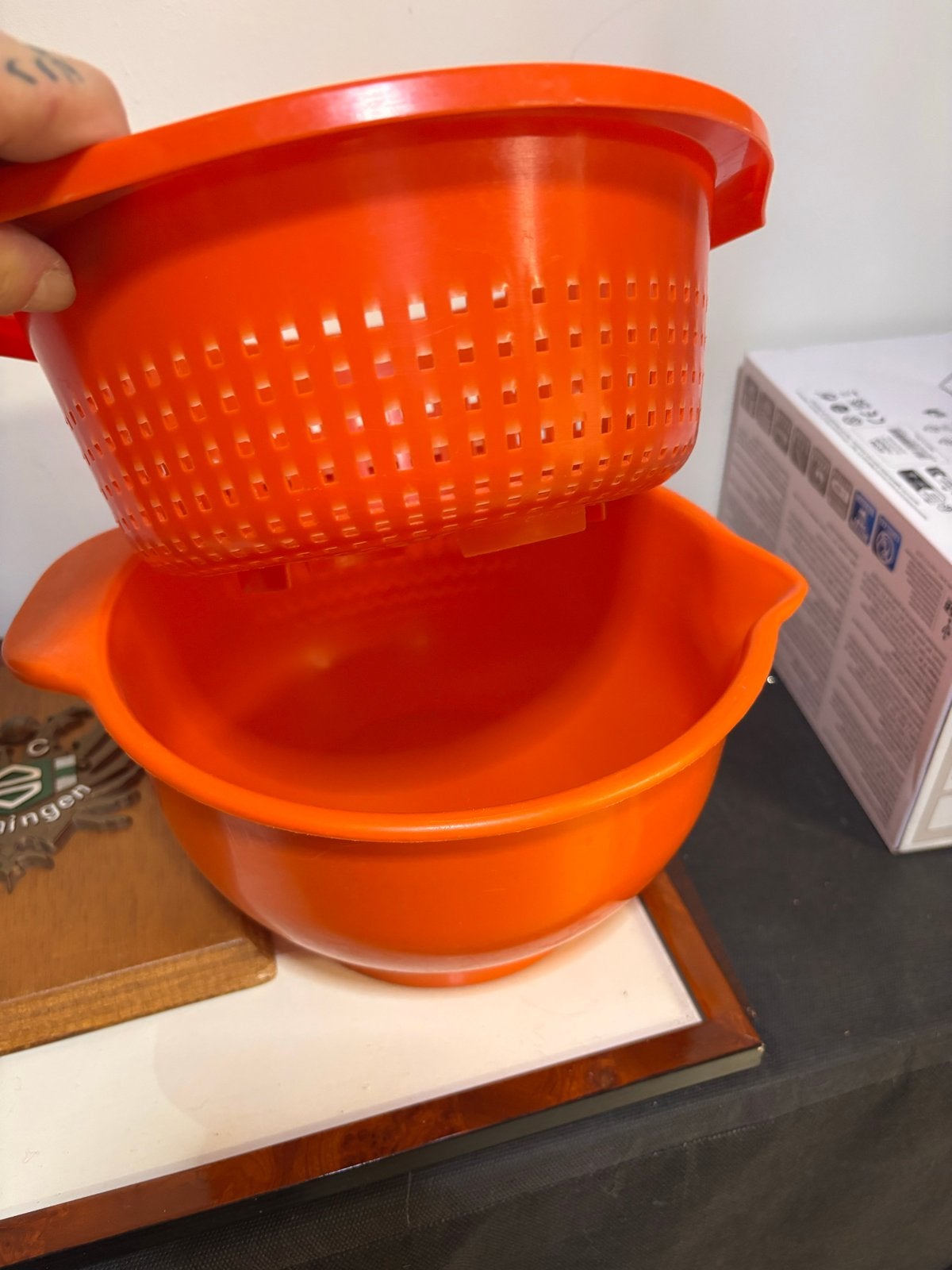Oranje vergiet en kom set - Gebruikt, Kunststof, Ophalen of Verzenden, Overige merken, Oranje
