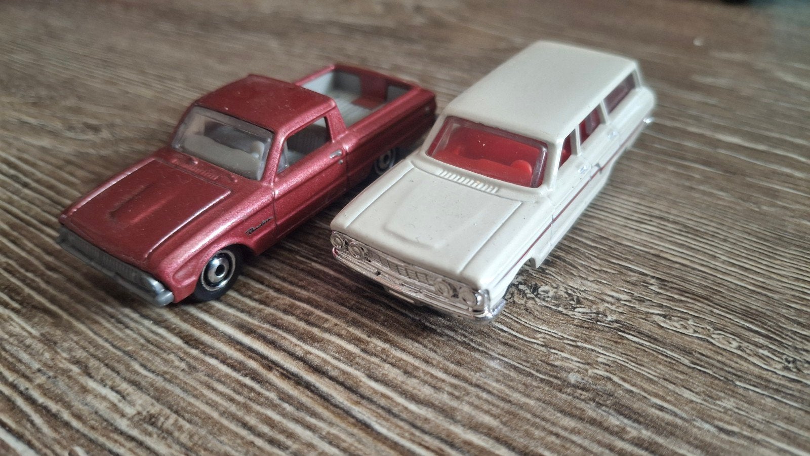 1:64 Matchbox Ford Falcon Ranchero & Fairlane, Ophalen of Verzenden, Zo goed als nieuw, Auto, Matchbox