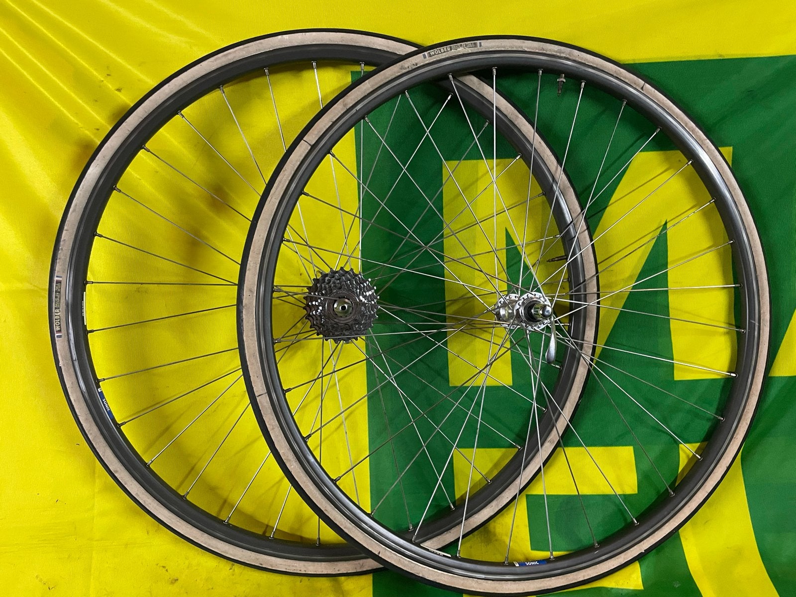 Shimano 600 Wielset 700C Sonic met Wolber banden 8 speed, Wiel, Gebruikt, Verzenden, Aluminium