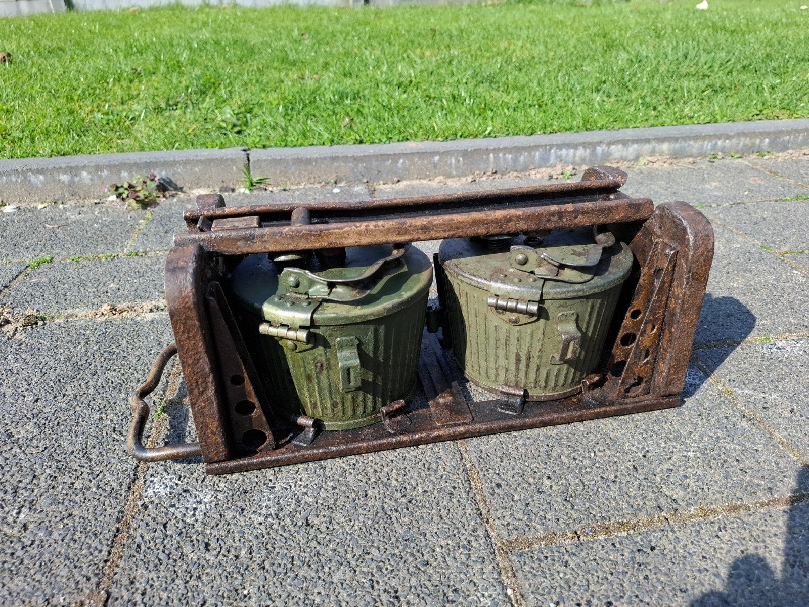 MG42 camo draagrek 1943 inclusief nummergelijke trommels, Ophalen of Verzenden, Duitsland