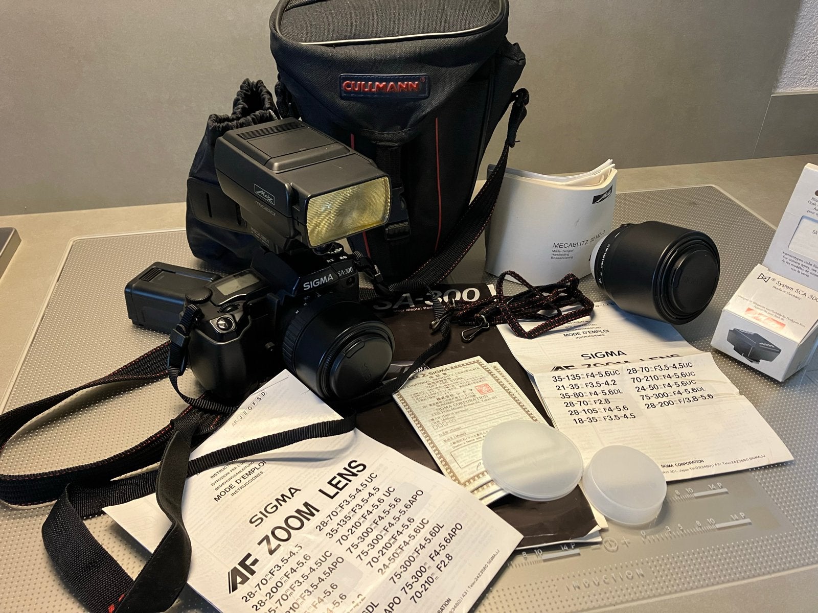 Sigma SA-300 Fototoestel met flitser en accessoires, Ophalen of Verzenden, Gebruikt, Spiegelreflex, Overige Merken