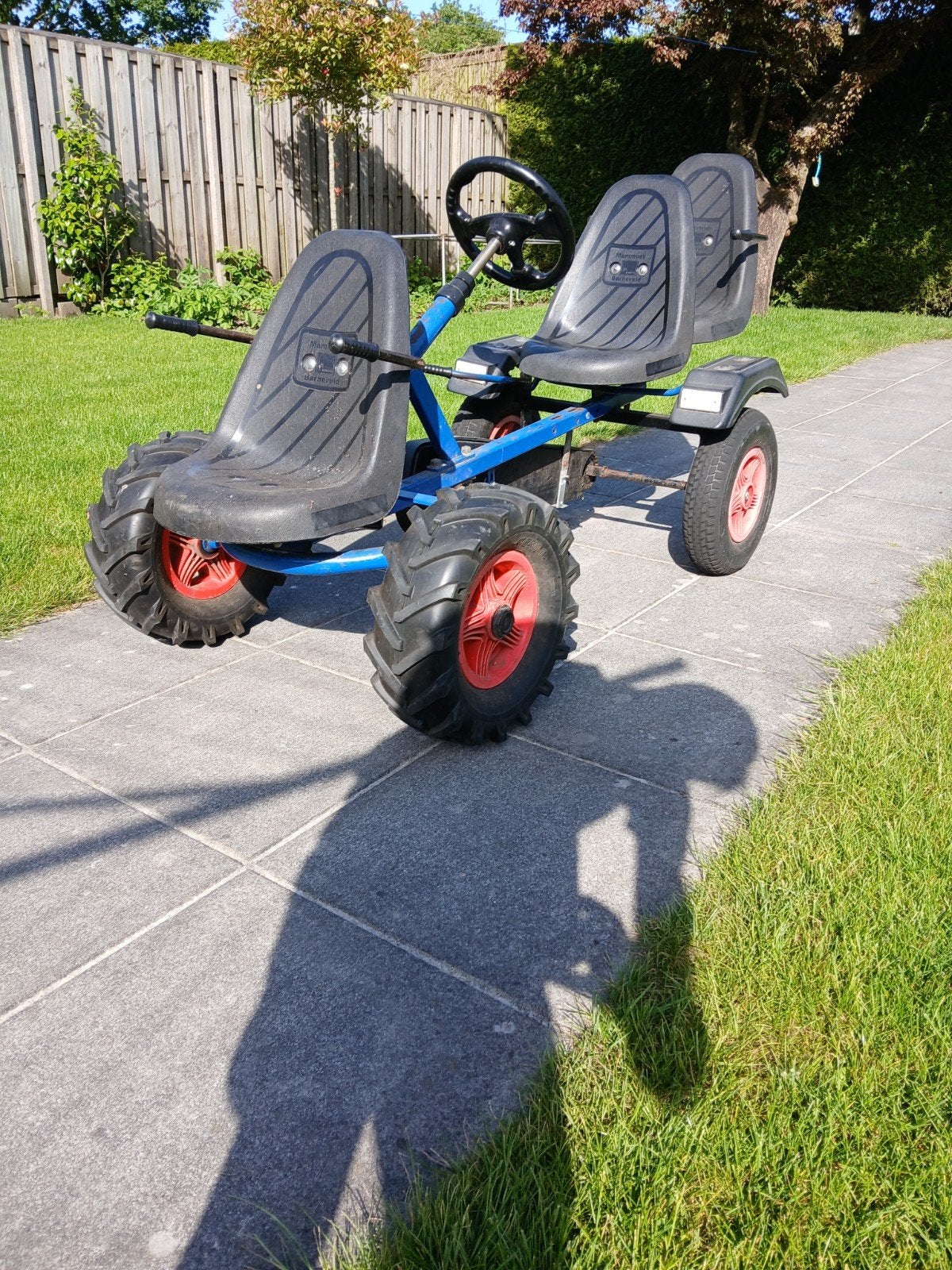 Mamoet skelter met unieke trekkerbanden en 3 stoelen., Kinderen en Baby's, Speelgoed | Buiten | Skelters, Gebruikt, Mammoet, Duozit