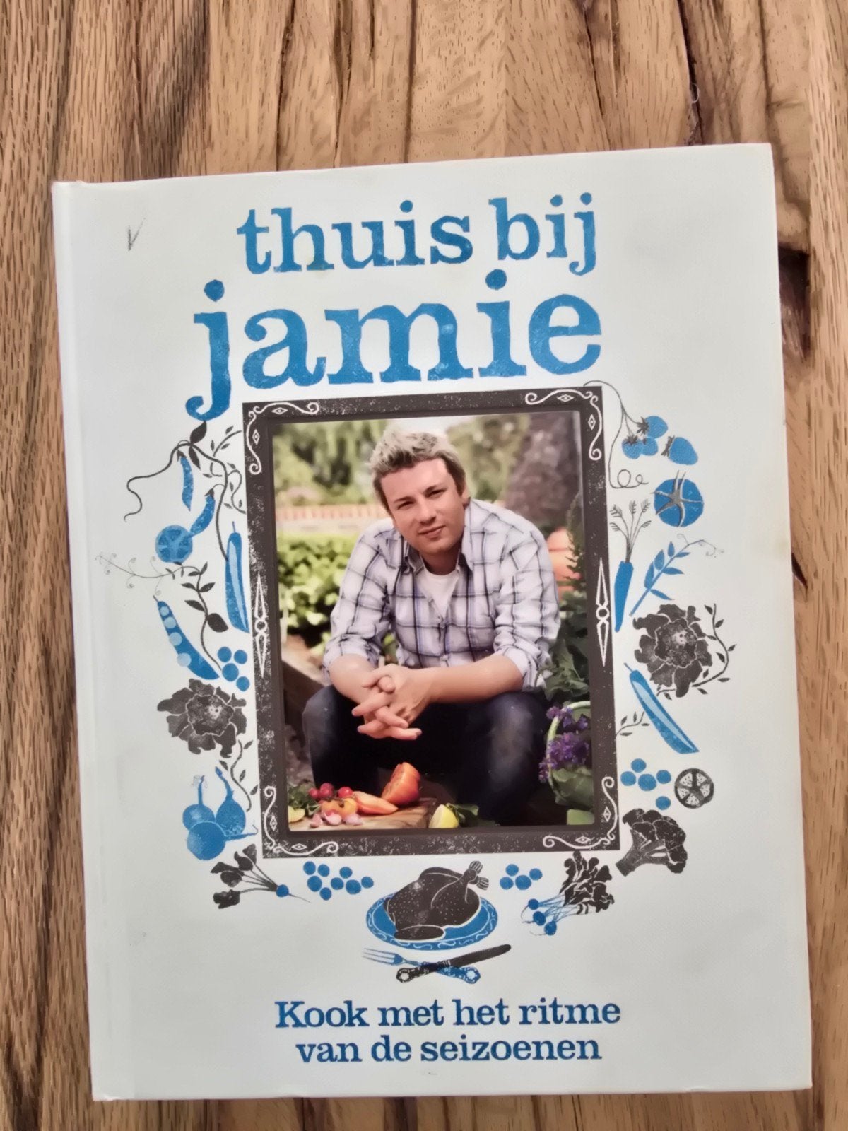 Thuis bij Jamie - Kookboek van Jamie Oliver, Boeken, Kookboeken, Gelezen, Ophalen of Verzenden, Hoofdgerechten, Jamie Oliver