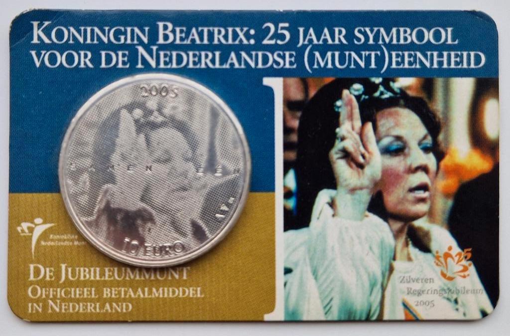 De Jubileummunt tientje 2005 in coincard, Postzegels en Munten, Munten | Nederland, Koningin Beatrix, Zilver, Euro's, Ophalen of Verzenden