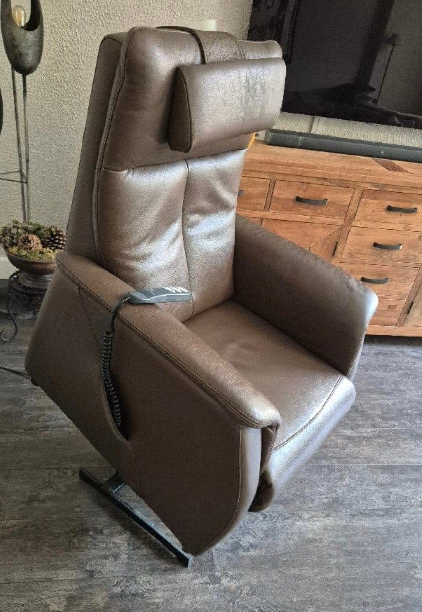 Kleine sta op / relax stoel van Prominent pas 1 jaar oud, Huis en Inrichting, Ophalen, Zo goed als nieuw, Leer