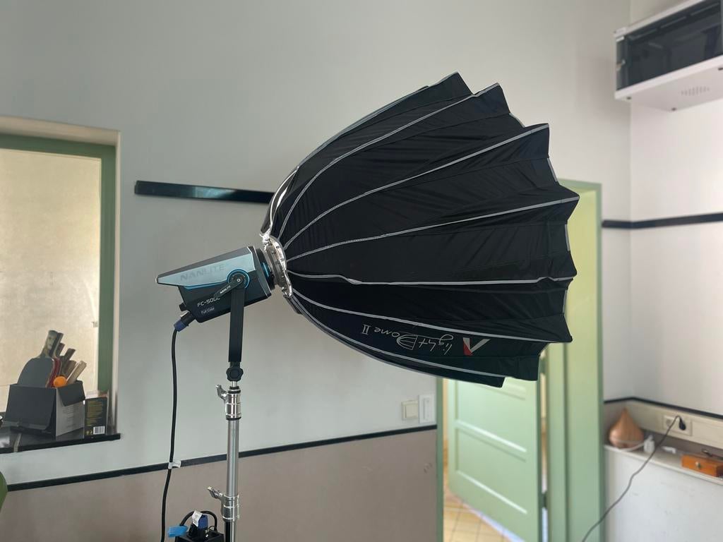 Nanlite FC-500 RGBW LED met Fresnel lens en Parabolische Sof, Ophalen, Zo goed als nieuw, Lamp of Flitsset