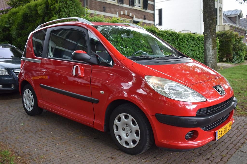 Peugeot 1007 1.4 Urban Airco, Auto's, Peugeot, Voorwielaandrijving, 15 km/l, 4 cilinders, 4 stoelen