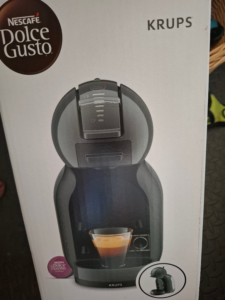 Dolce gusto koffie apperaat zwart, Witgoed en Apparatuur, Koffiezetapparaten, Ophalen, 4 tot 10 kopjes, Koffiepads en cups, Afneembaar waterreservoir