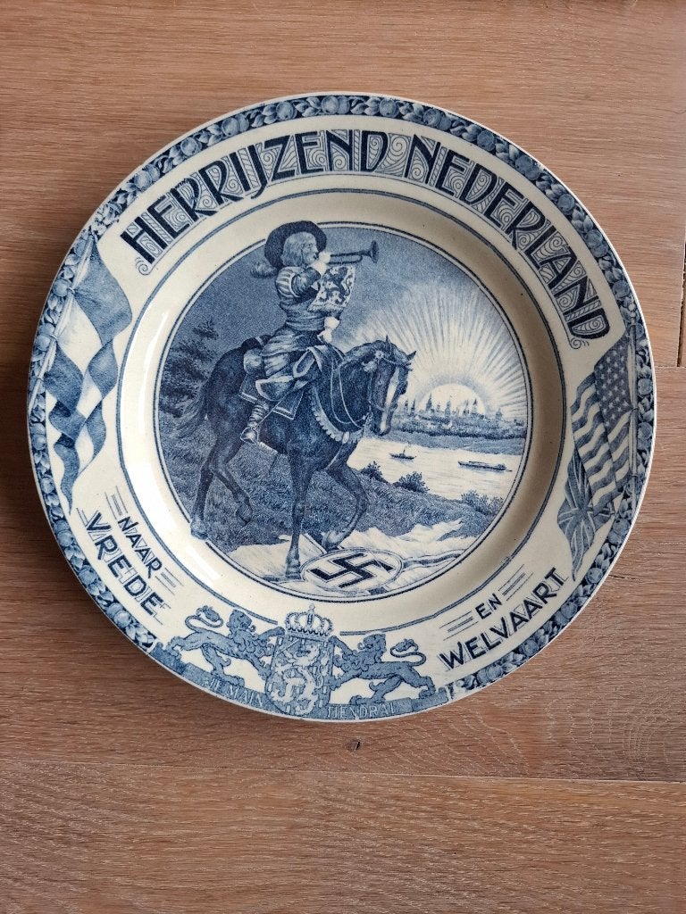 2 Gedenkborden herrijzend Nederland 1945, Ophalen