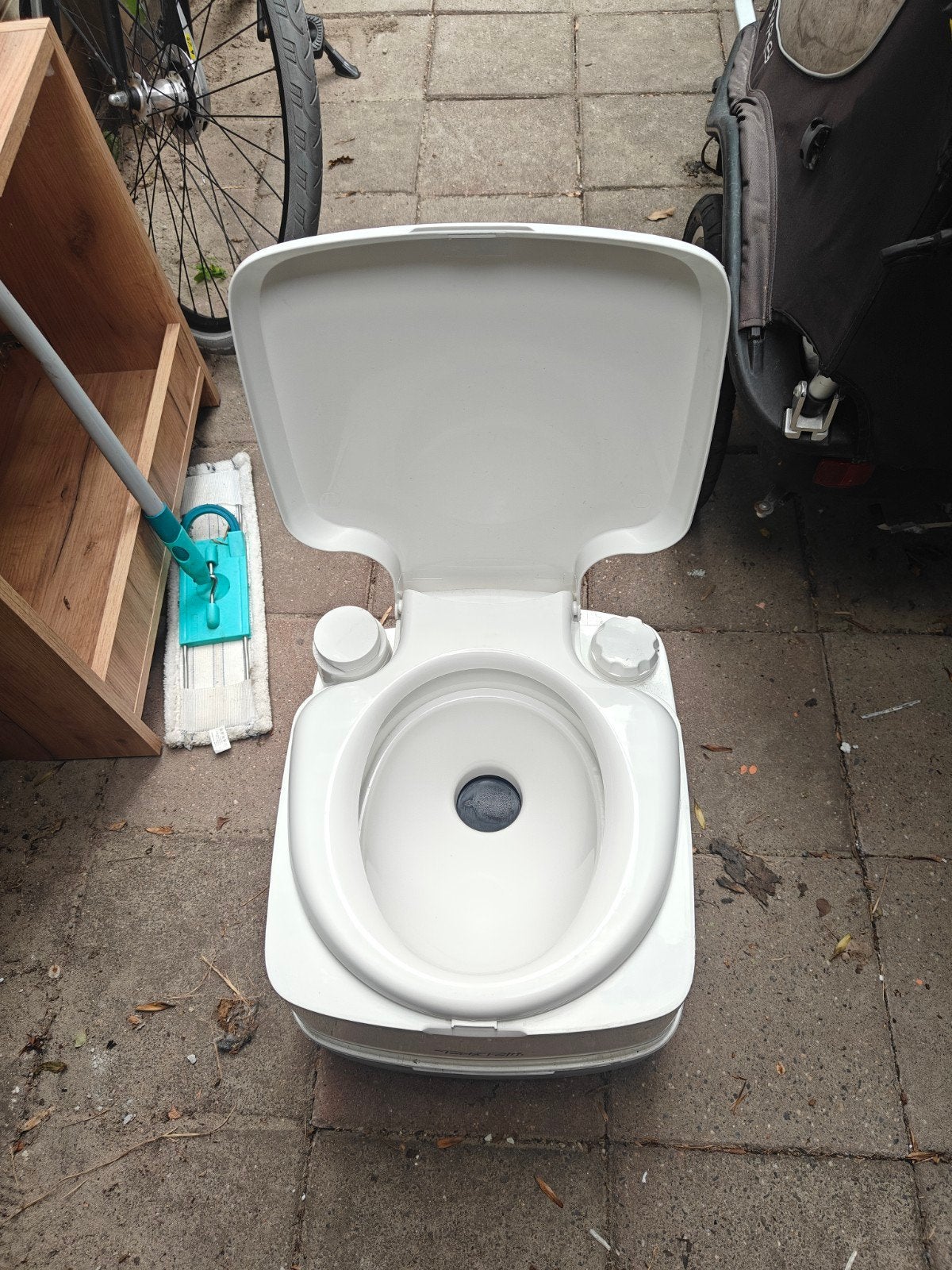 Thetford Porta Potti 345 chemisch toilet, Ophalen