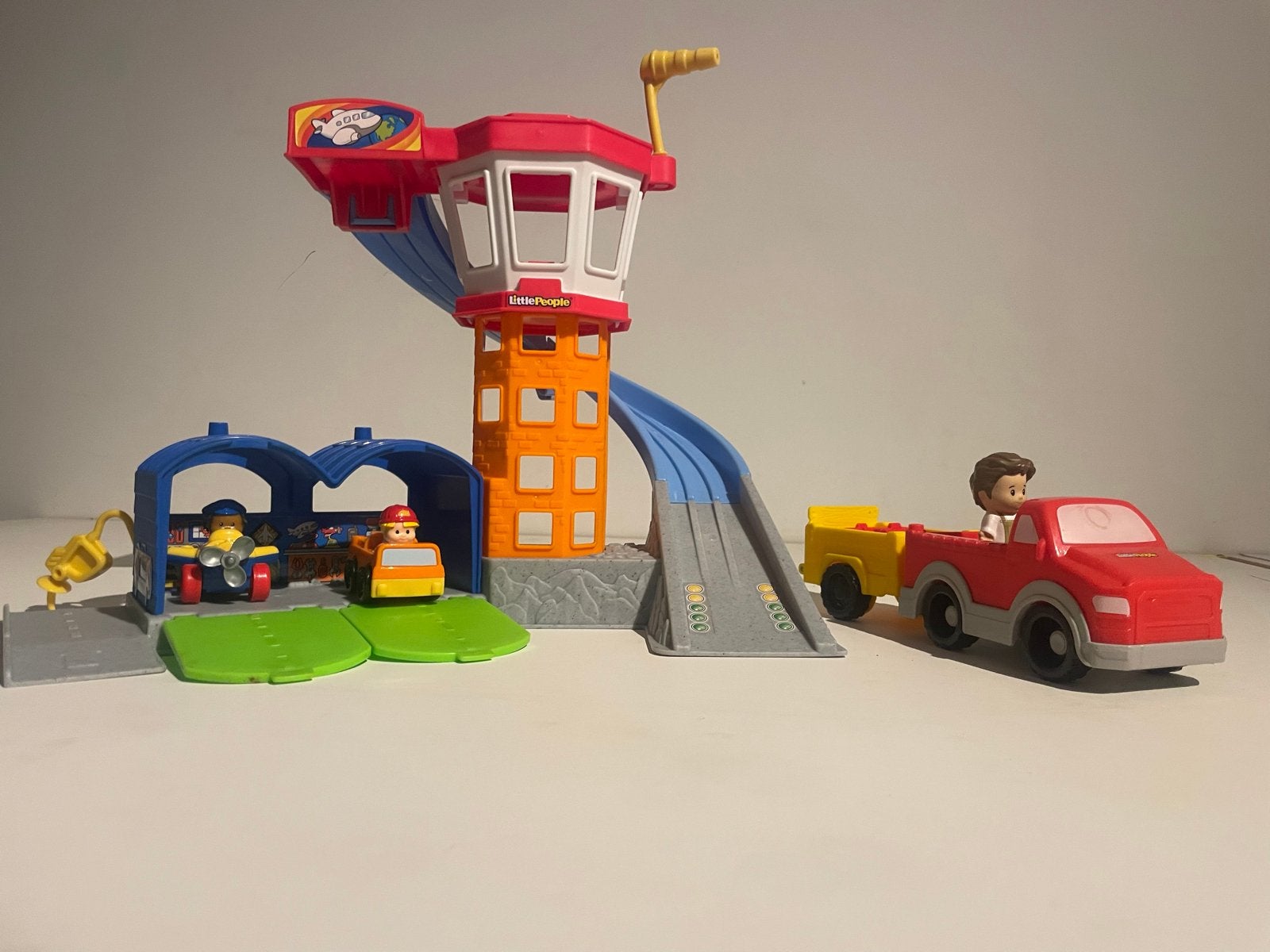 Fisher-Price Little People Vliegveld & Kasteel Speelset, Kinderen en Baby's, Ophalen of Verzenden, Gebruikt, Jongen of Meisje