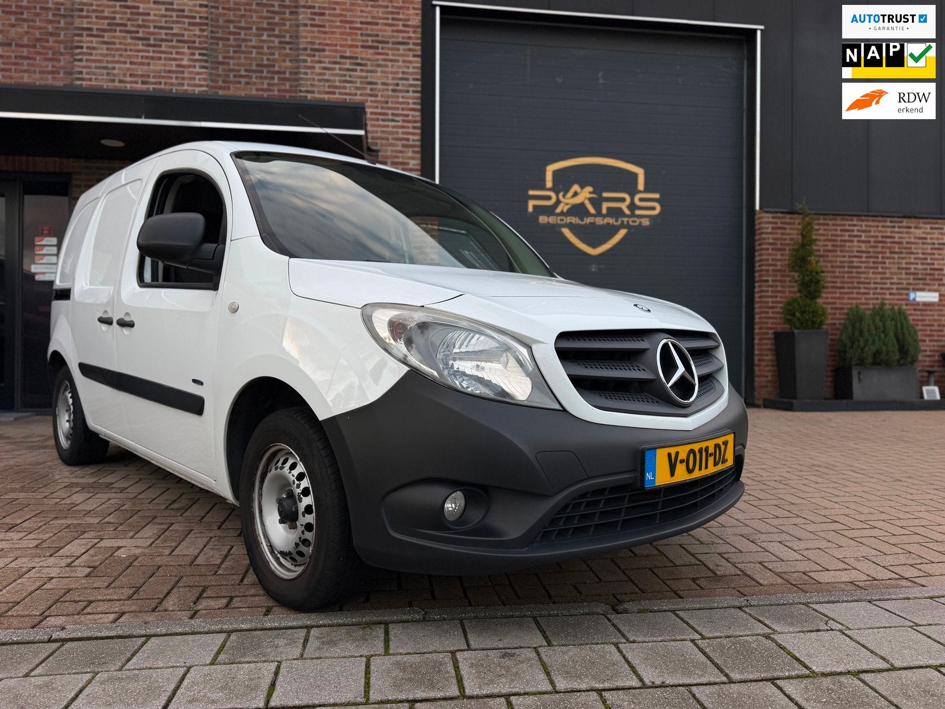 Mercedes-Benz Citan 108 CDI BlueEFFICIENCY 3 Persoons Airco, Auto's, Voorwielaandrijving, Stof, Gebruikt, 4 cilinders