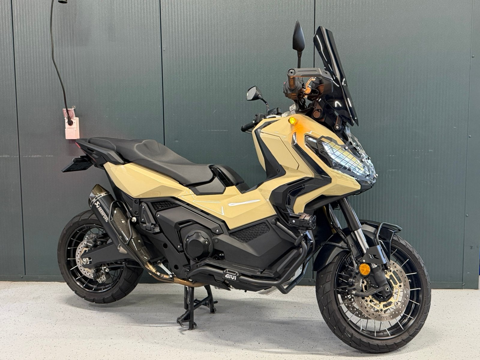 Honda x adv 750 - Akrapovic - 2022 - 4500km - Origineel NL, 2 cilinders, Motorrijbewijs A, 749 cc, Particulier
