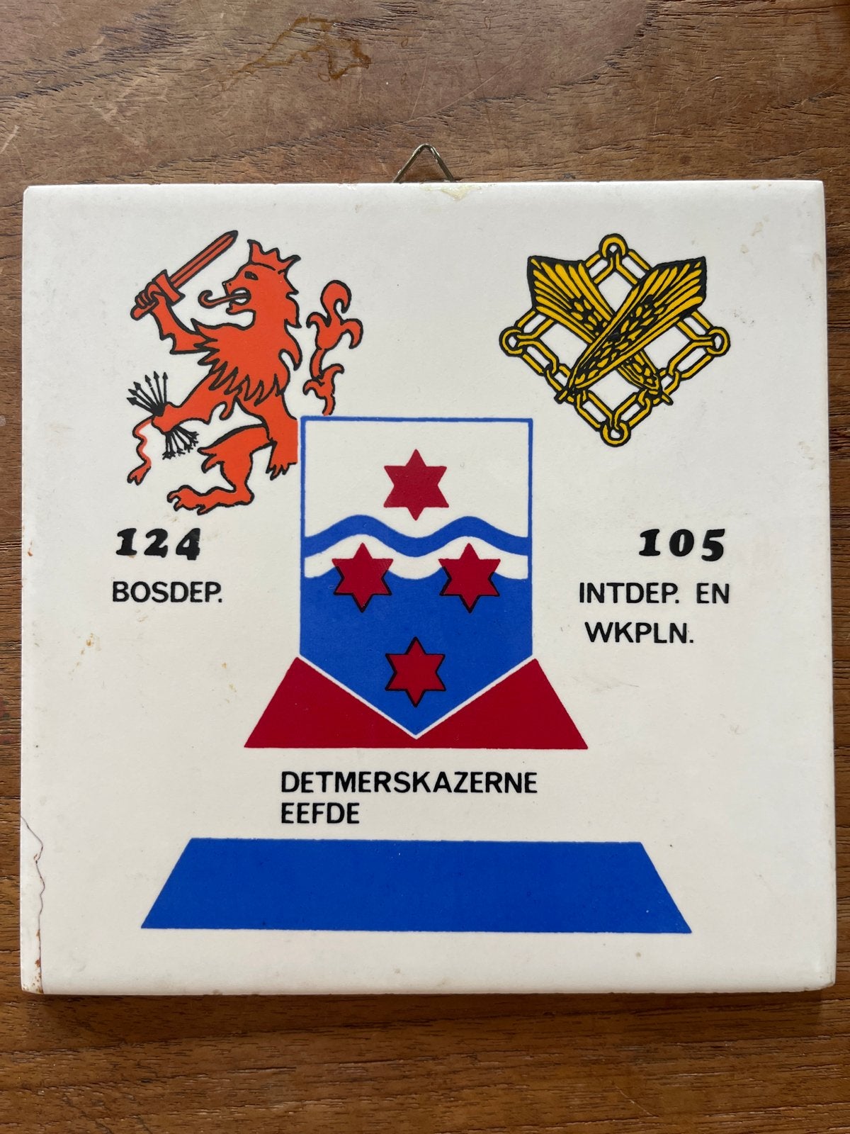 Tegel Detmerskazerne Eefde - Kleine beschadiging, Ophalen of Verzenden