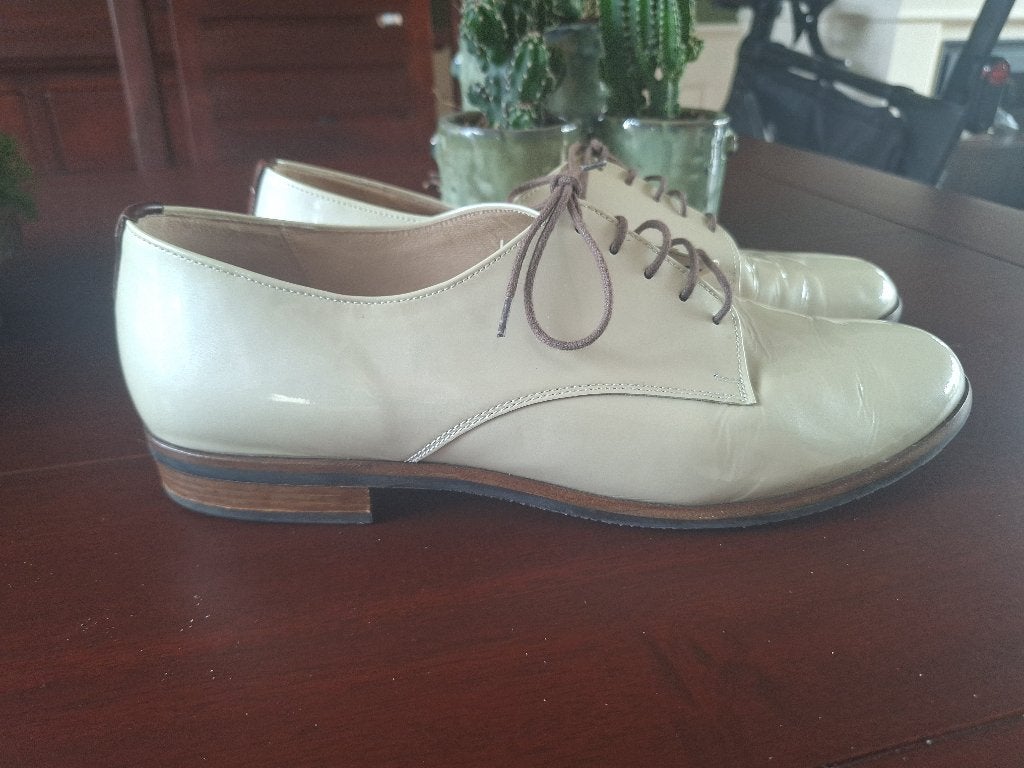 Hassia lakleren veterschoen creme bruin fermop G mt 8 42, Kleding | Dames, Schoenen, Hassia, Schoenen met lage hakken, Overige kleuren