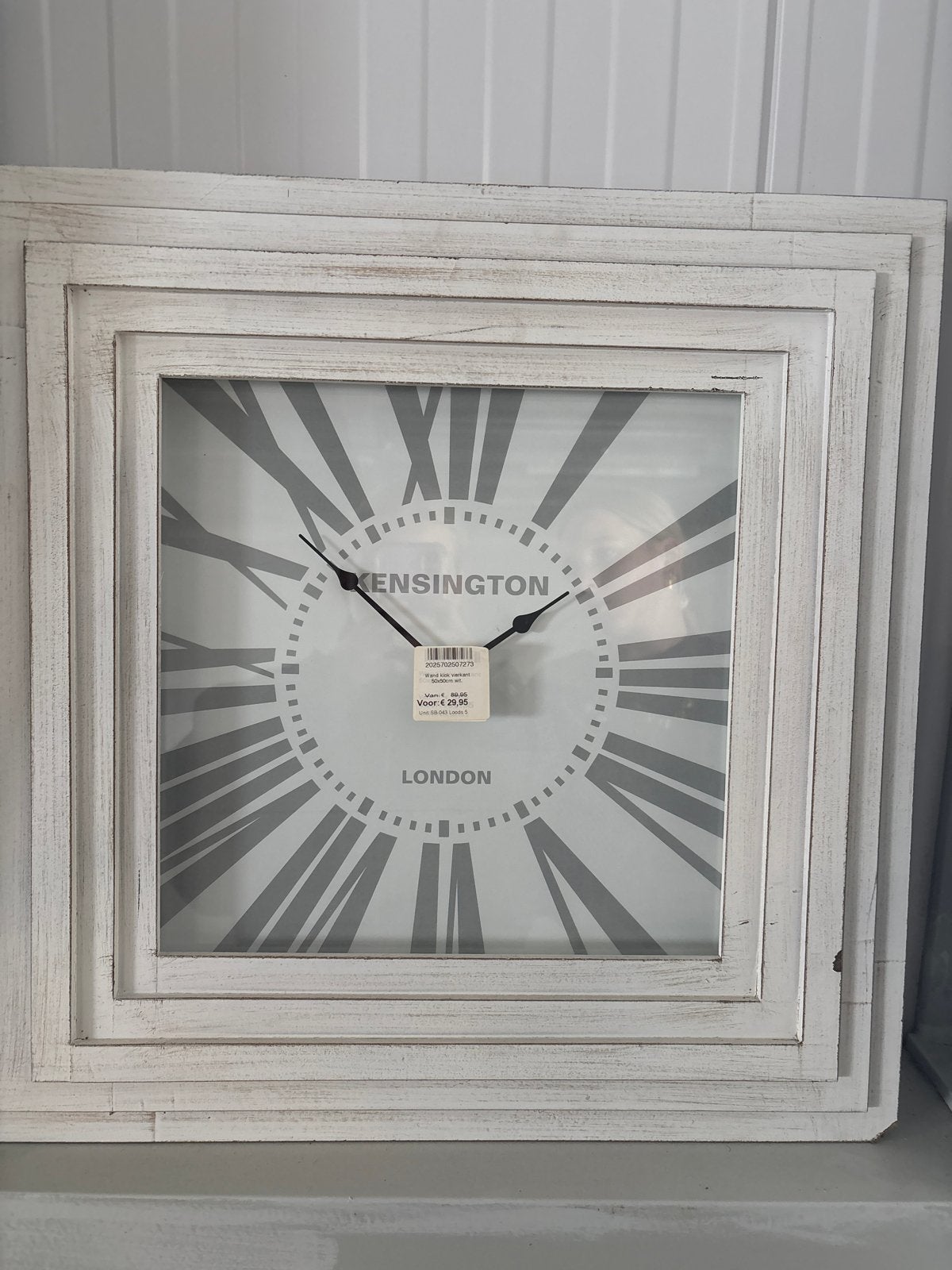Nieuwe witte wandklok 50x50 cm - Kensington London, Ophalen of Verzenden, Nieuw, Wit, Wandklok