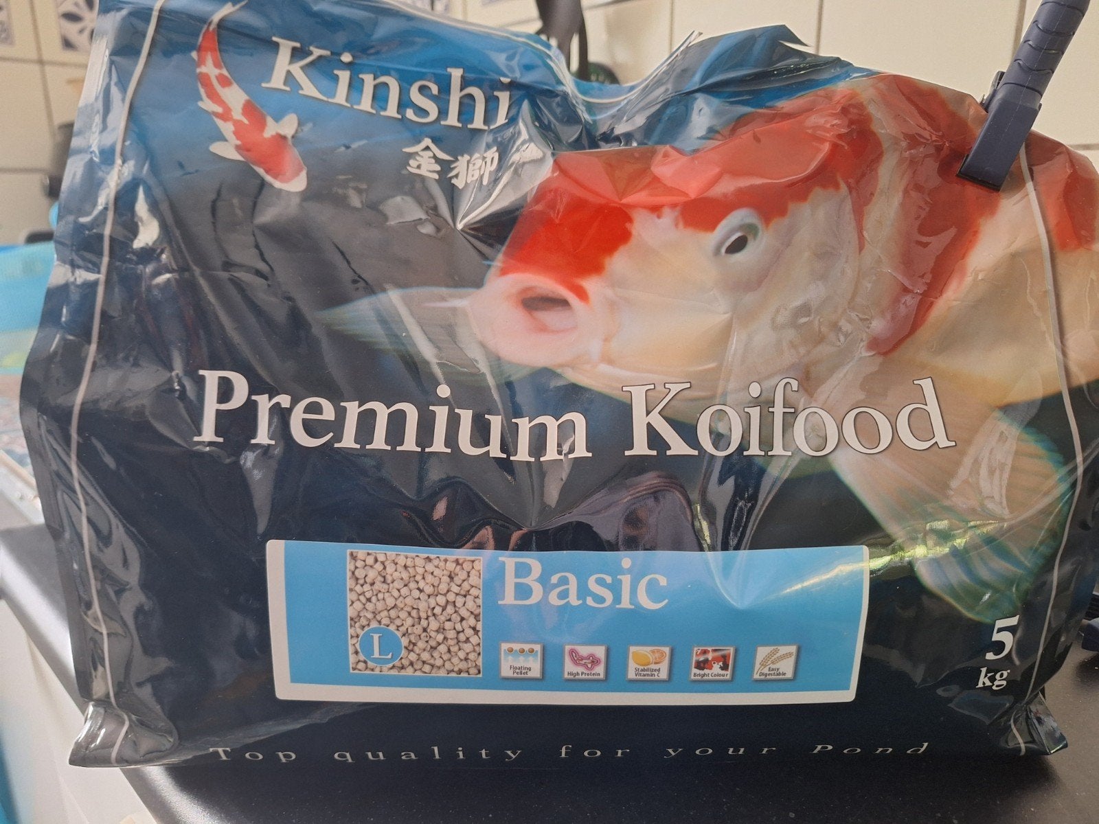 Kinshi Premium Koi Food., Karper of Koi