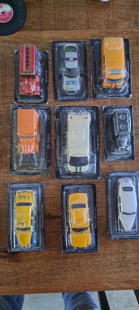 Collectie van 9 Russische modelauto's 1:43 - Nieuw in doos, Hobby en Vrije tijd, Modelauto's | 1:43, Nieuw, Auto, Overige merken