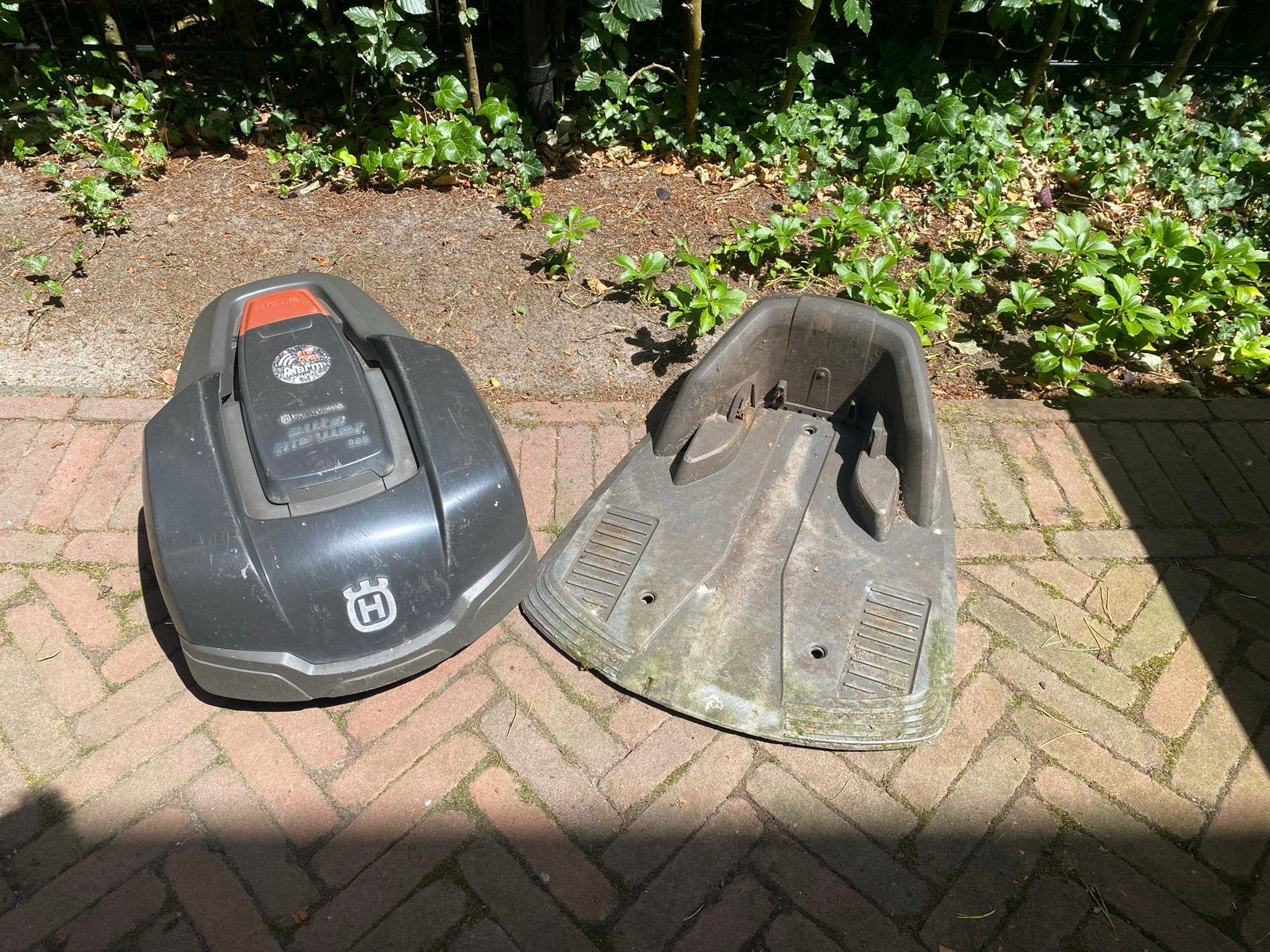 Husqvarna Automower 305 Robotmaaier - voor onderdelen, Tuin en Terras, Ophalen, Cirkelmaaier, Gebruikt, Elektrische starter