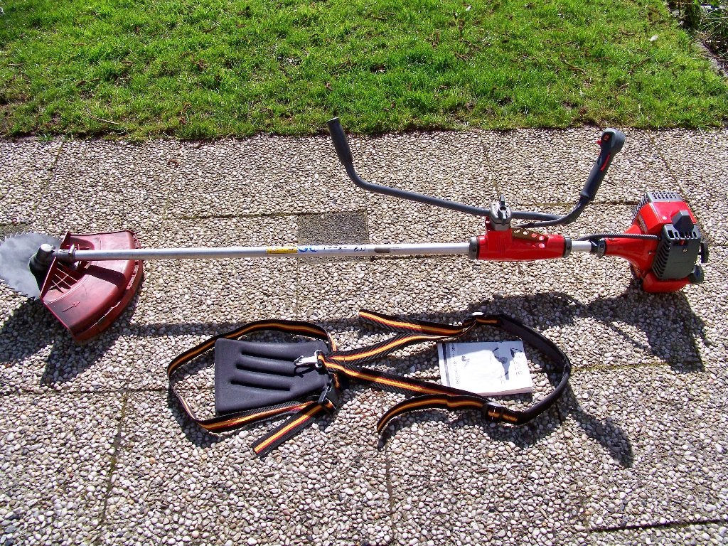 2-takt bosmaaier Efco 8400 met harnas en nieuw getand blad, Tuin en Terras, Ophalen, Benzine, Zo goed als nieuw, Efco
