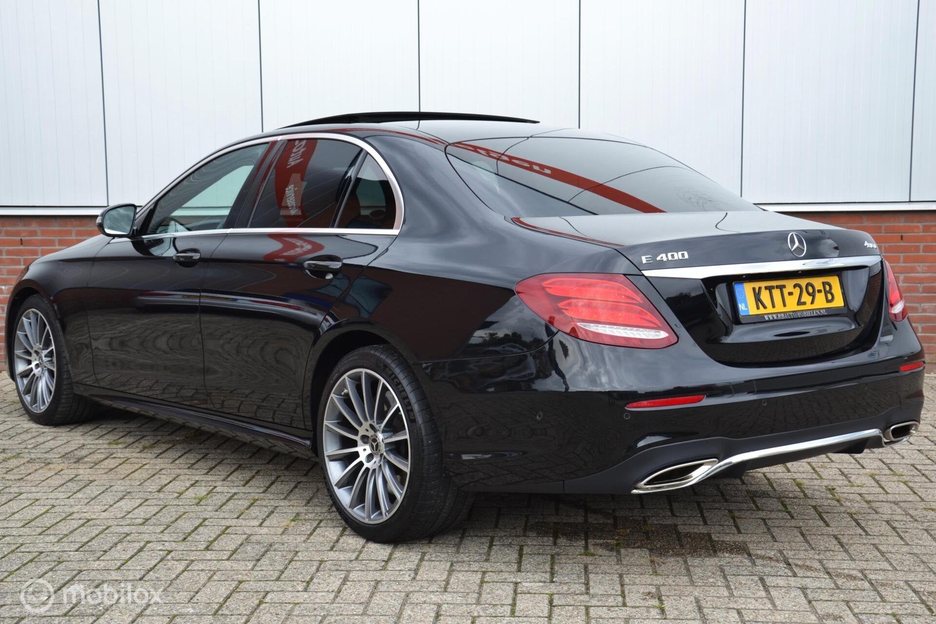 Mercedes E400 4Matic Prestige Plus|AMG|Dealer|Pano|Standkach, Auto's, Dealer onderhouden, Gebruikt, Met garantie (alle), Zwart