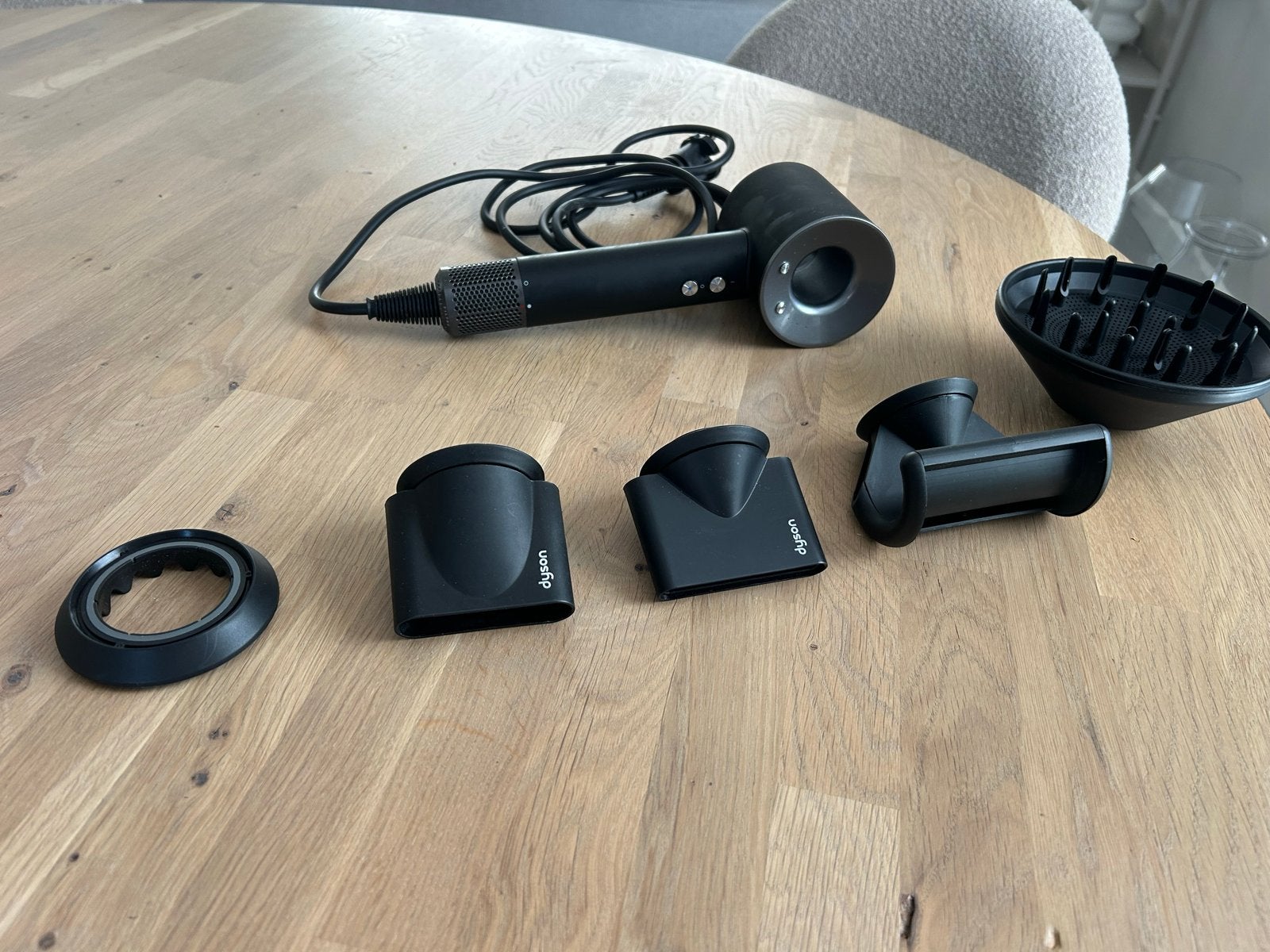 Dyson Supersonic Föhn met Opzetstukken en Doos, Ophalen of Verzenden, Zo goed als nieuw, Haarverzorging