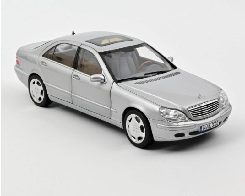 Mercedes Benz S600 1998 Zilver SCHAAL 1/18 Norev ref: 183810