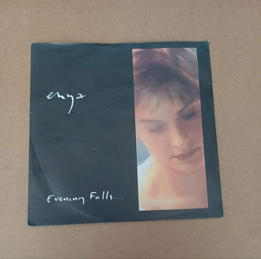 Enya - Gereserveerd., Gebruikt, 7 inch, Ophalen of Verzenden, Pop