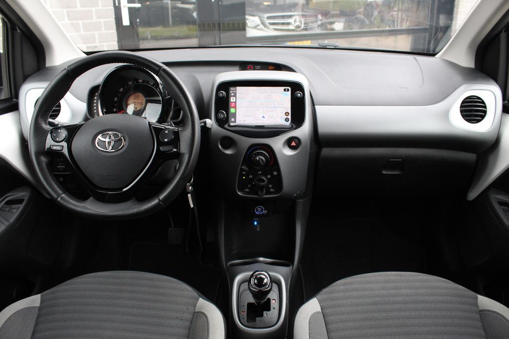 Toyota Aygo 1.0 VVT-i X-Play / Open dak / Carplay / Automaat, Auto's, Toyota, Stof, Gebruikt, Met garantie (alle), 4 stoelen