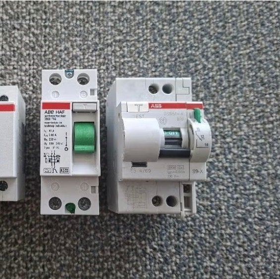 ABB  aardlekschakelaar + aardlekautomaat B10, Ophalen of Verzenden, Gebruikt, Overige typen