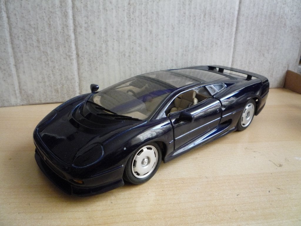 Jaguar XJ220 zwart Maisto 1:18, Ophalen of Verzenden, Gebruikt, Auto, Maisto