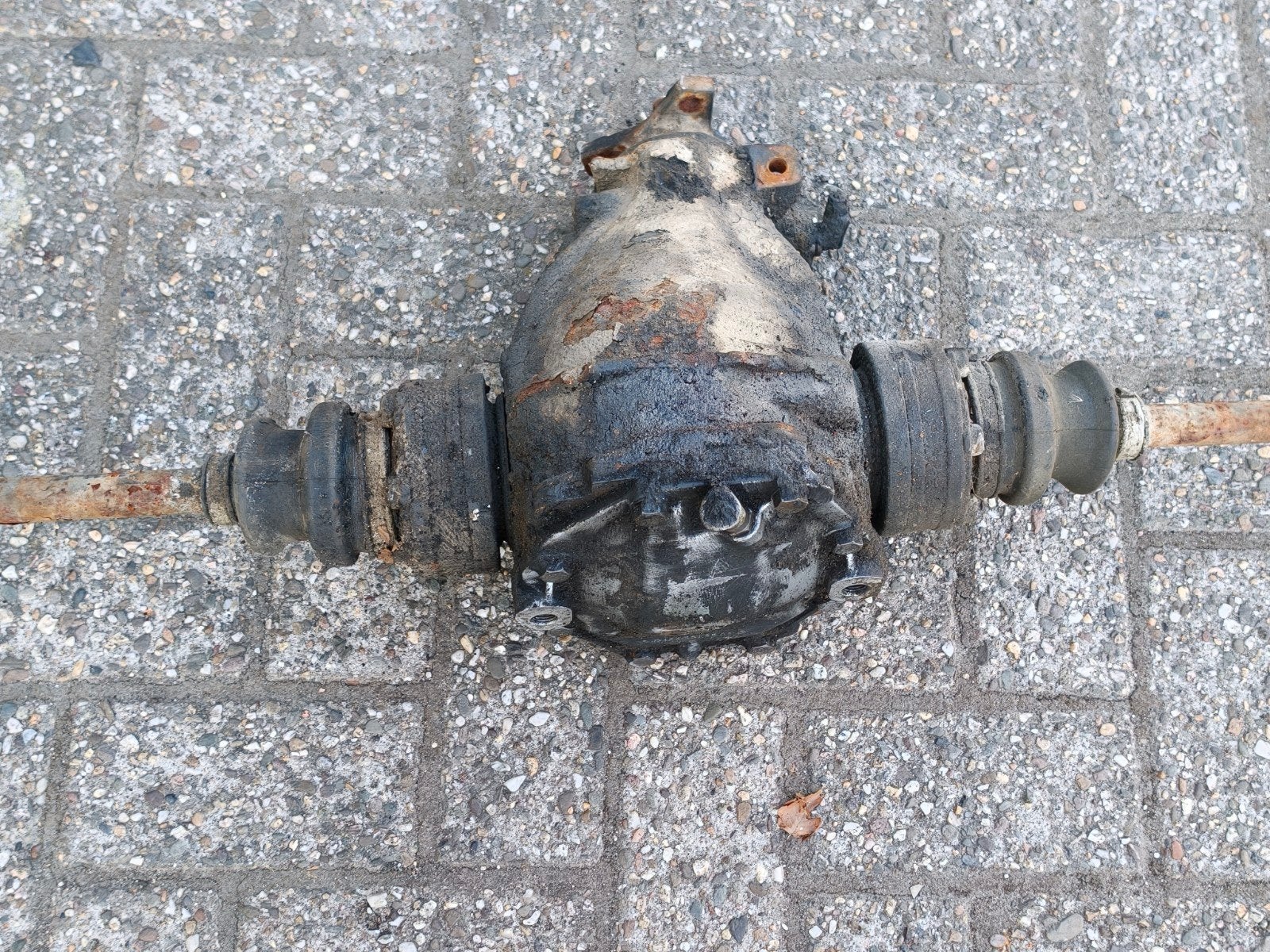 Mercedes W124 W201 differentieel 3,07 + aandrijfassen – 1243, Ophalen of Verzenden, Gebruikt, Mercedes-Benz