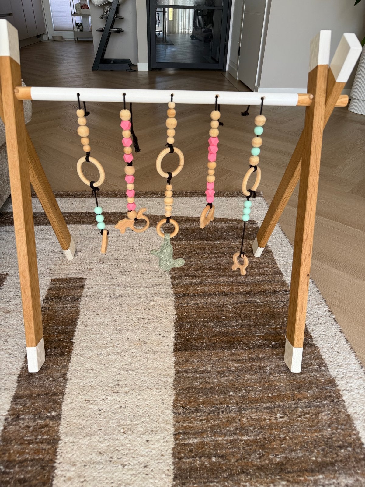 Handgemaakte Babygym met Houten Speeltjes, Ophalen, Zo goed als nieuw, Babygym