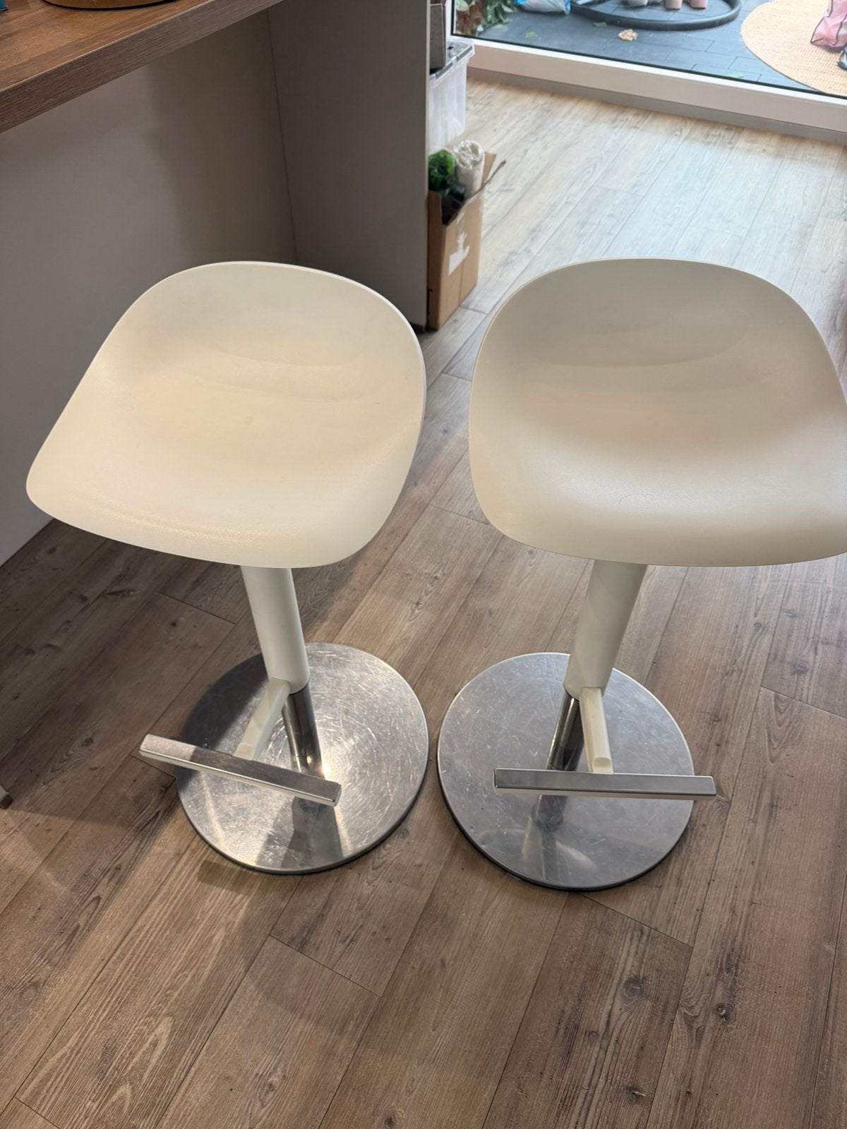 Barkruk Wit, 2 krukken, Ophalen of Verzenden, Zo goed als nieuw, 60 tot 90 cm
