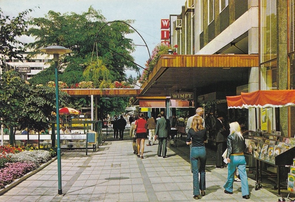 750D Rotterdam Lijnbaan bij Wimpy, rechts platenzaak, Verzamelen, Ophalen of Verzenden, 1960 tot 1980, Ongelopen, Zuid-Holland