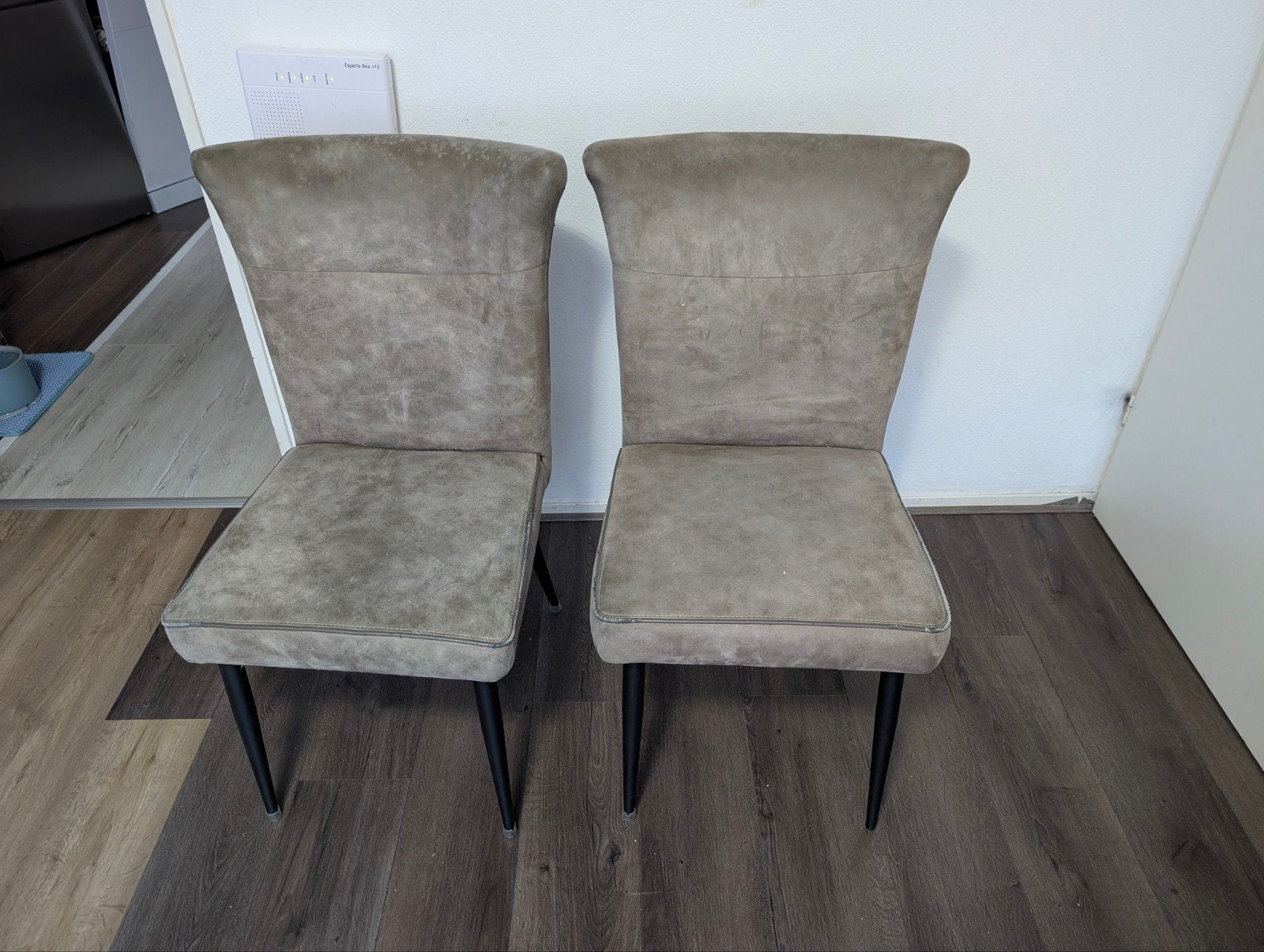 Gratis leder stoelen, Ophalen