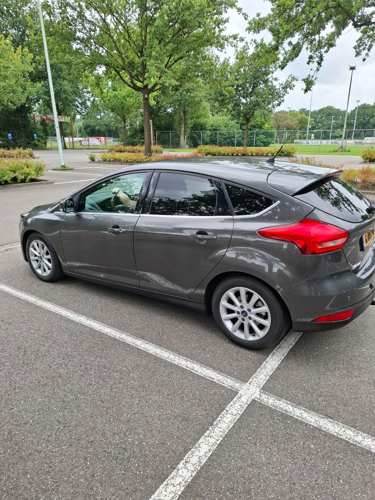 Ford Focus 1.5 Ecoboost 110KW 5-D 2015 Grijs, Stof, 1498 cc, 4 cilinders, Start-stop-systeem
