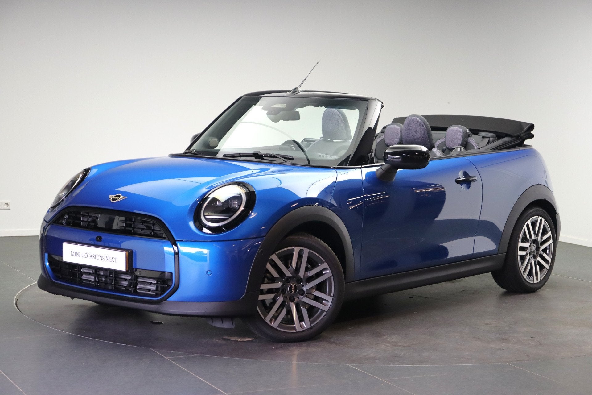 MINI Cabrio Cooper C Automaat / Classic / Pakket L / 17 inch, Auto's, Mini, 1998 cc, Origineel Nederlands, Bedrijf, 165 pk