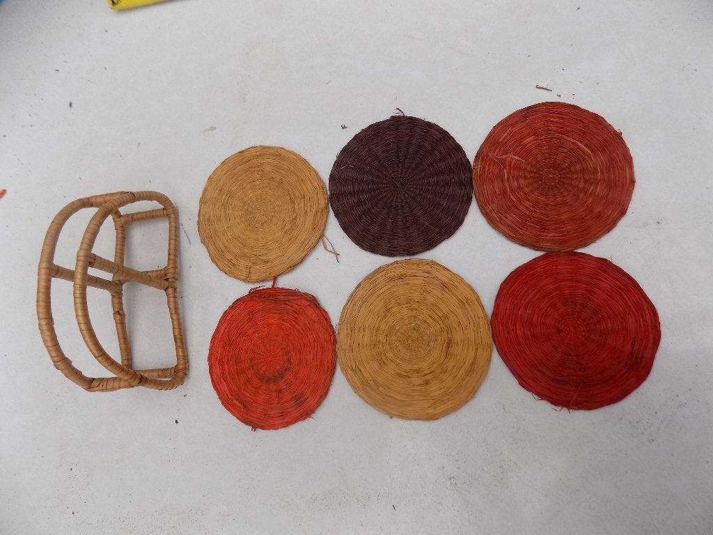 Onderzetters jaren 70 raffia met bambouhouder, Ophalen of Verzenden, Gebruikt, Natuurlijk materiaal
