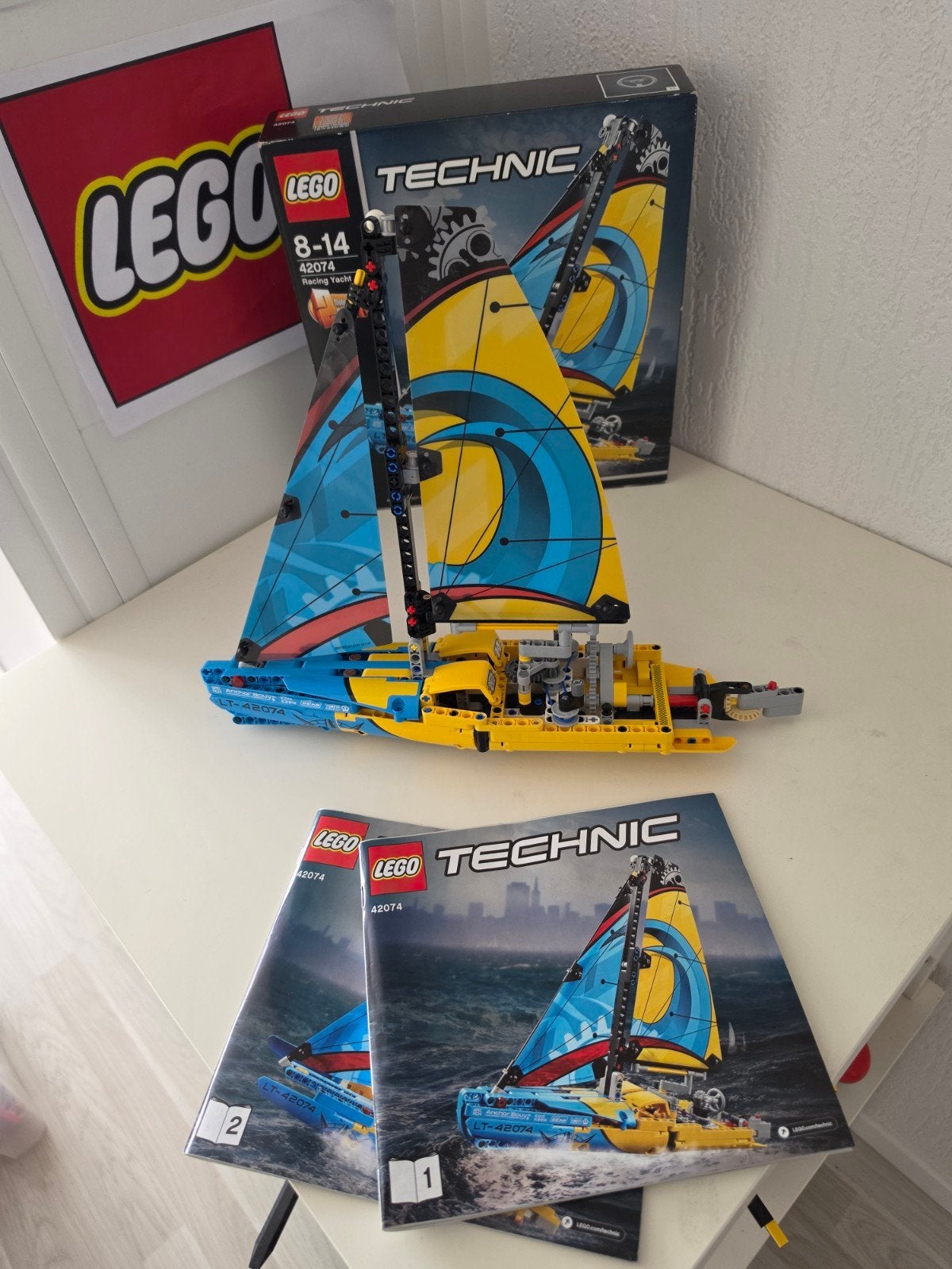 Lego Technic Zeilboot 42074 compleet met doos en instructies, Compleet, Lego, Ophalen of Verzenden, Zo goed als nieuw