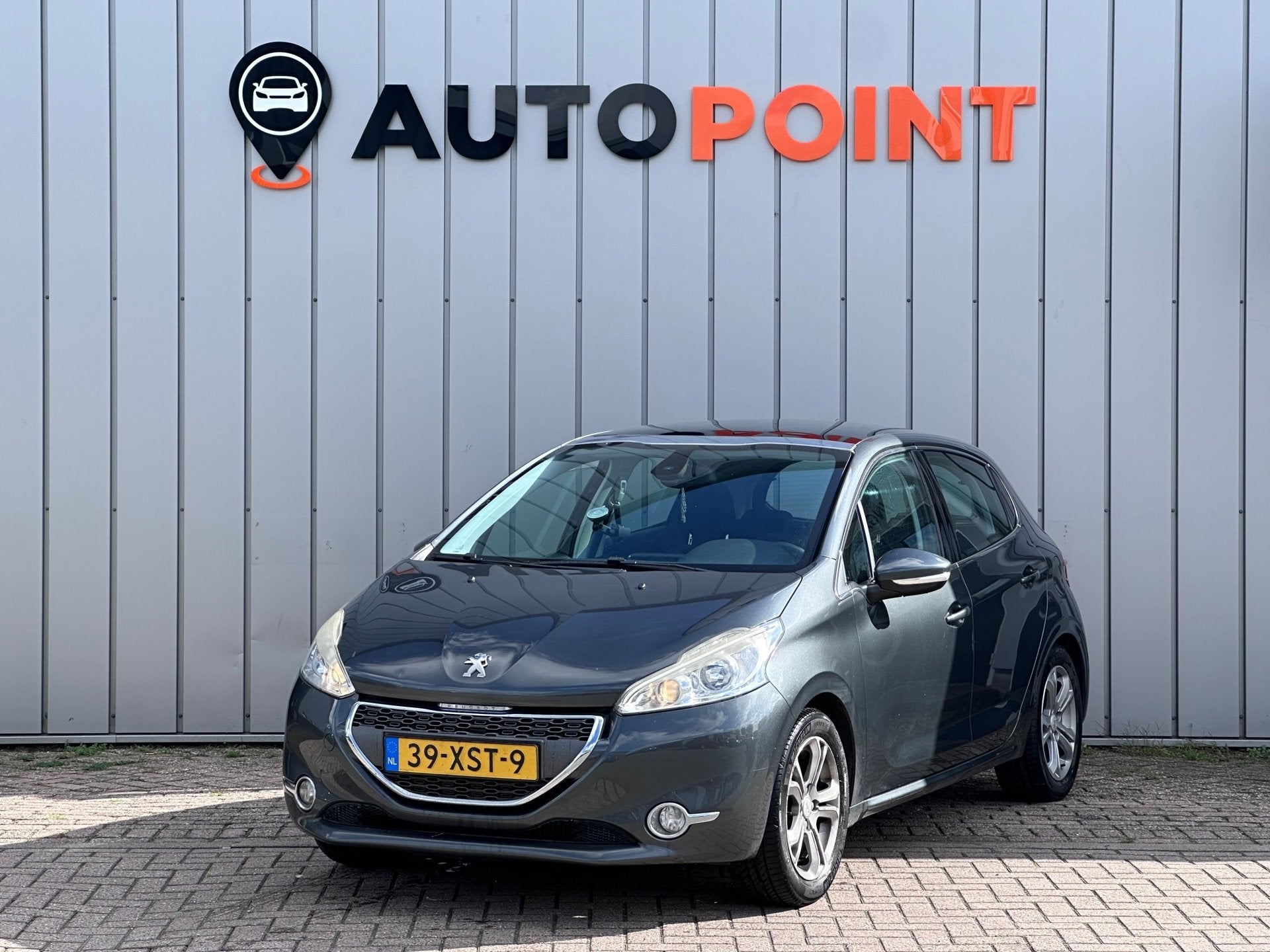 Peugeot 208 1.2 VTi Allure PANO, Auto's, Voorwielaandrijving, Euro 5, Gebruikt, 31 €/maand