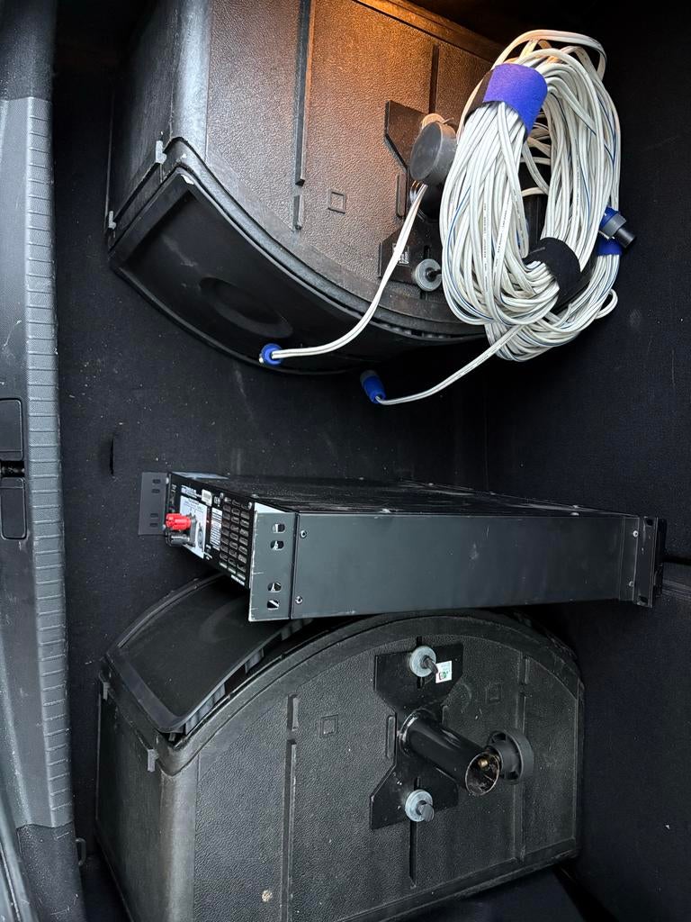 Complete PA-set: 2x luidspreker + Inter-M L1800 versterker, Ophalen, Gebruikt
