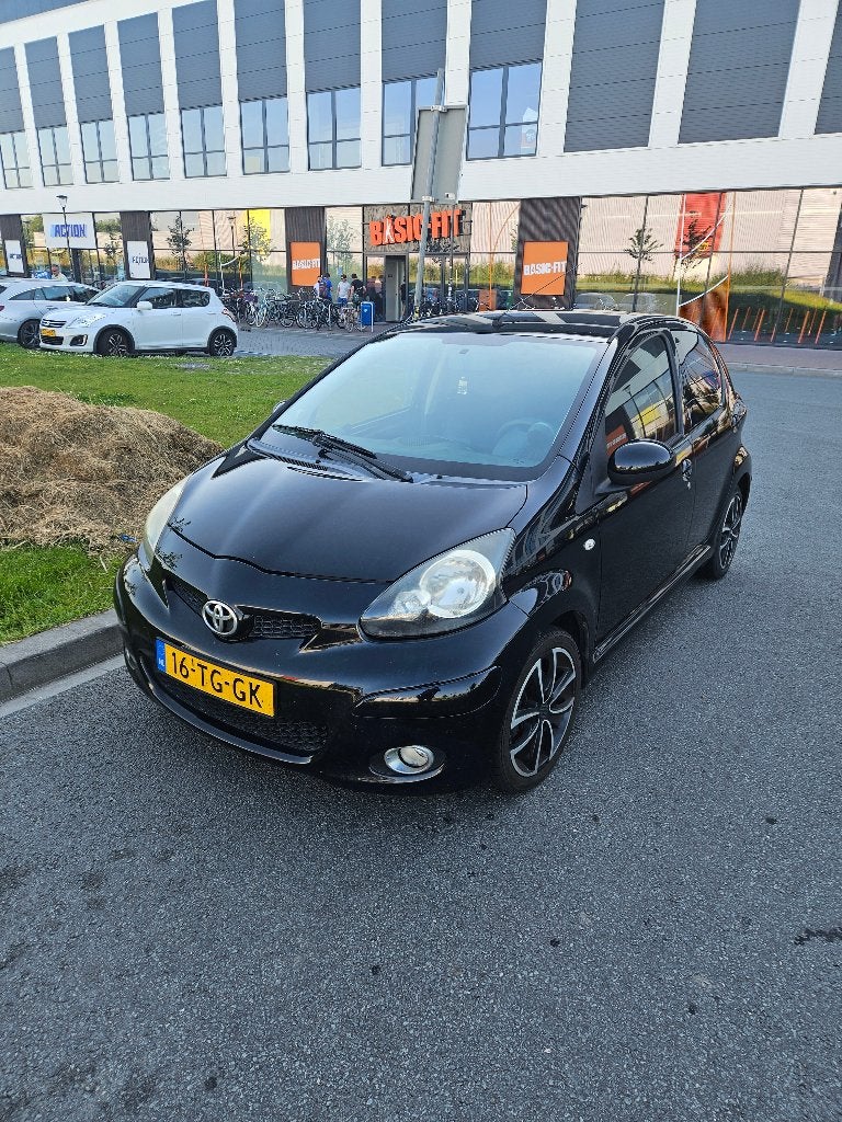 Toyota Aygo 1.0 12V Vvt-i 5DRS 2006 Zwart, Voorwielaandrijving, Stoelverwarming, Zwart, 4 stoelen