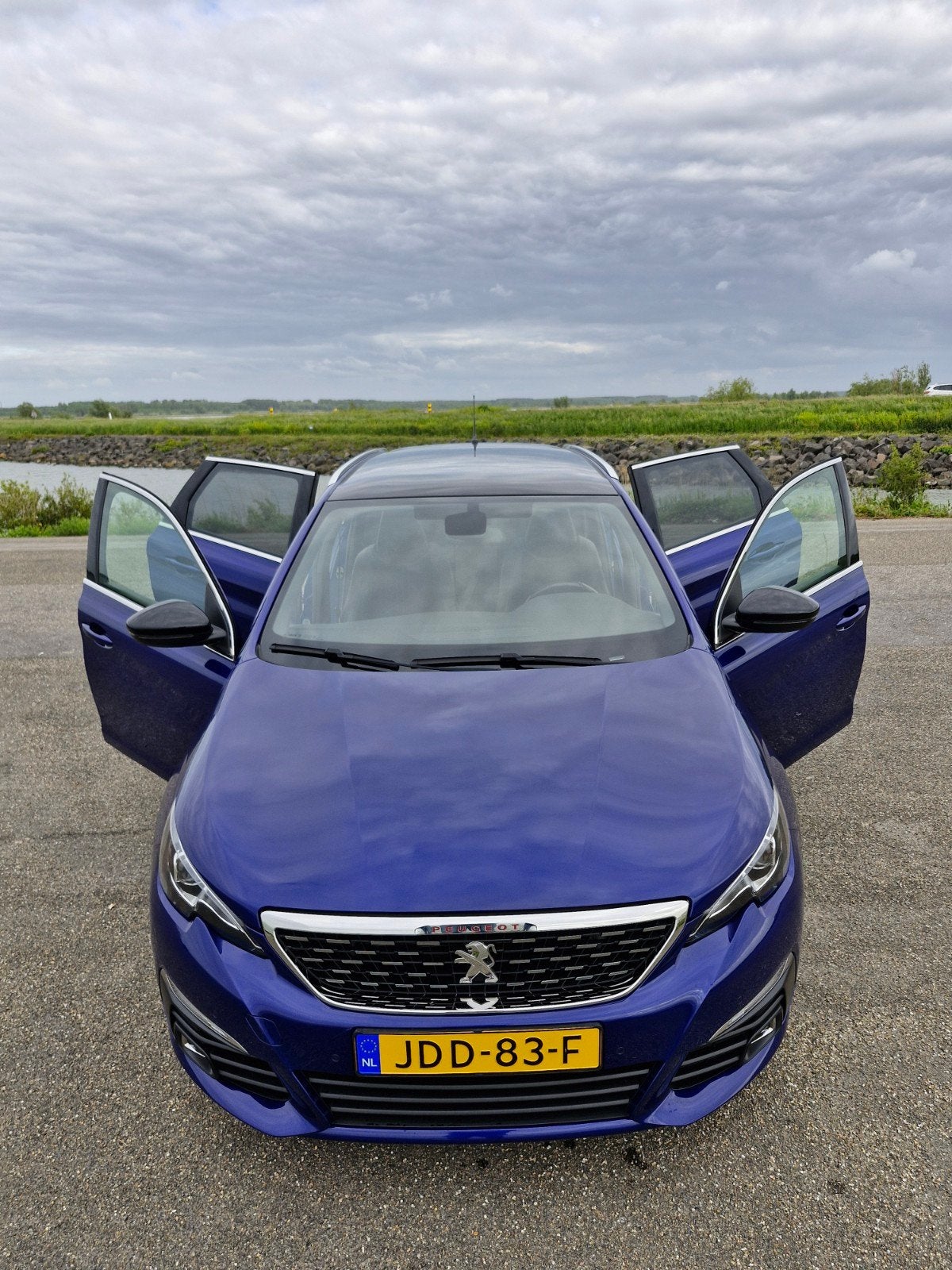 Peugeot 308 1.2 Puretech 130pk S&S 2019 Blauw, Auto's, Voorwielaandrijving, 1199 cc, 1200 kg, Handgeschakeld