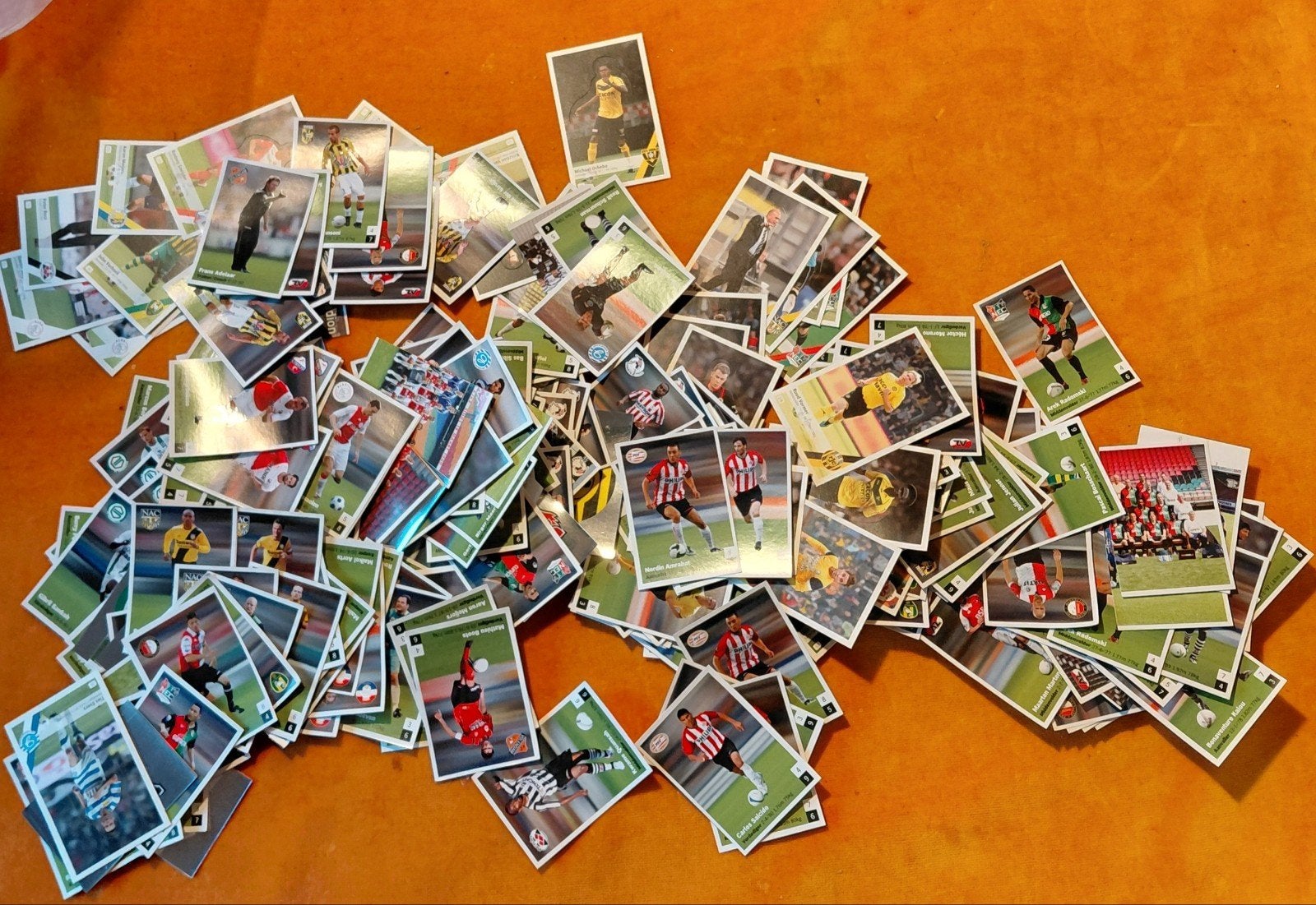 235 AH  Eredivisie voetbalplaatjes - Diverse clubs, Verzamelen, Ophalen of Verzenden, Gebruikt, Overige binnenlandse clubs, Poster, Plaatje of Sticker