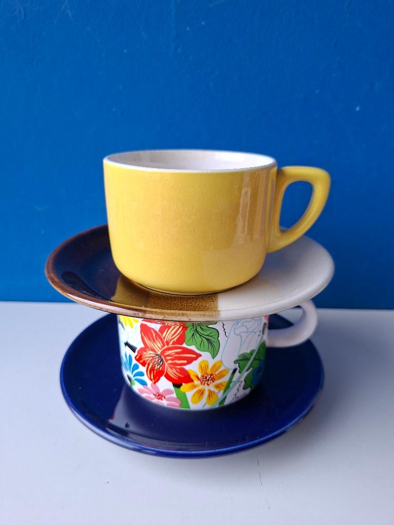 Kleurrijke vintage kop en schotels/mix & match, Huis en Inrichting, Keuken | Servies, Gebruikt, Ophalen of Verzenden, Overige stijlen
