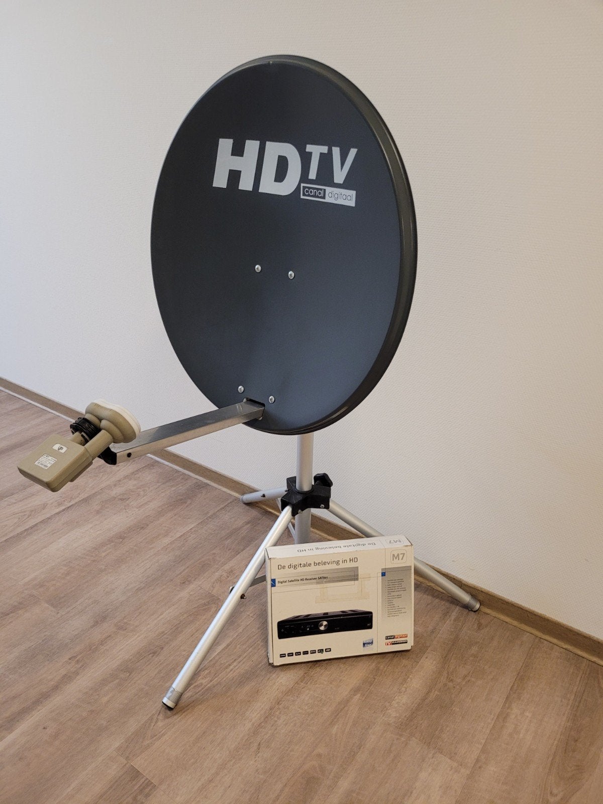 Tv schotelset Canal Digital M7, Ophalen, Zo goed als nieuw, (Schotel)antenne, Overige merken
