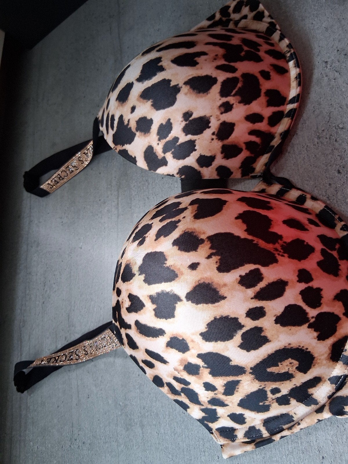 Victoria's Secret push-up BH met luipaardprint, Kleding | Dames, Victoria's Secret, Ophalen of Verzenden, Meerkleurig, BH