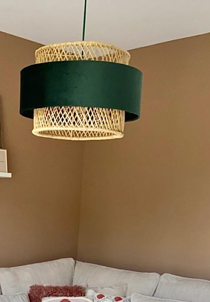 Hanglamp rotan en velvet groen, Huis en Inrichting, Lampen | Hanglampen, Ophalen, Zo goed als nieuw, Minder dan 50 cm
